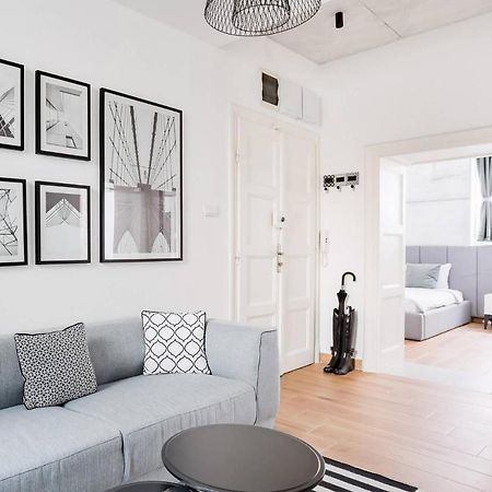 Hostgost Selected Suites - Molerova 9 Belgrado Buitenkant foto
